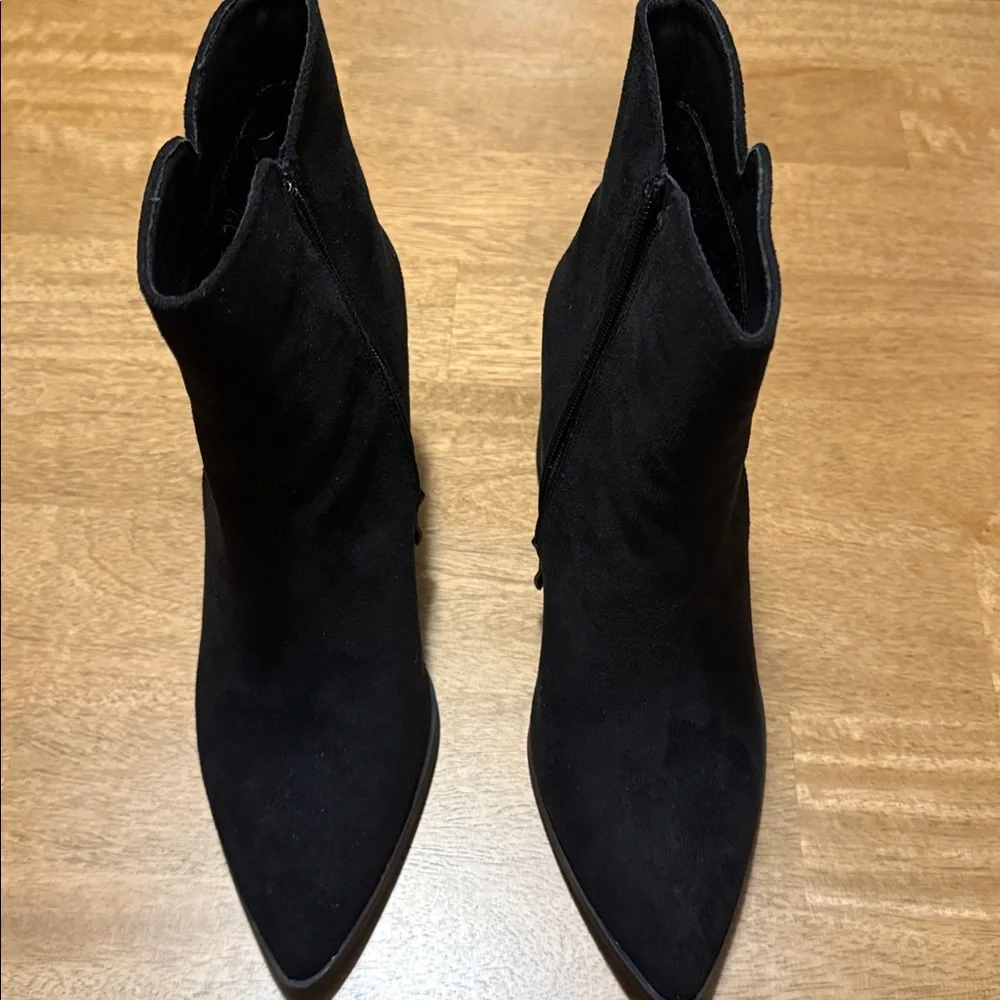 Athlefit heeled black suede boots